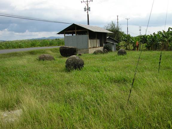 KUGLA_SPHERA_FINCA_5_SOUTH_COSTARIKA8.jpg (47581 bytes)