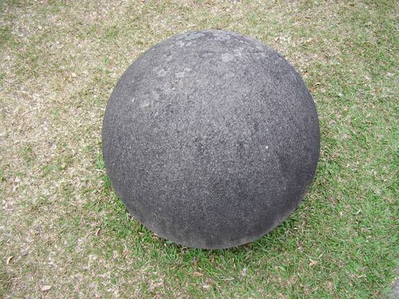 KUGLA_SPHERA_NATIONAL_MUSEUM_SAN_JOSE_COSTARIKA12.jpg (66793 bytes)