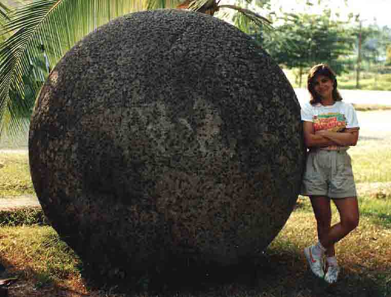 Stone_Ball_Girl.jpg (38433 bytes)