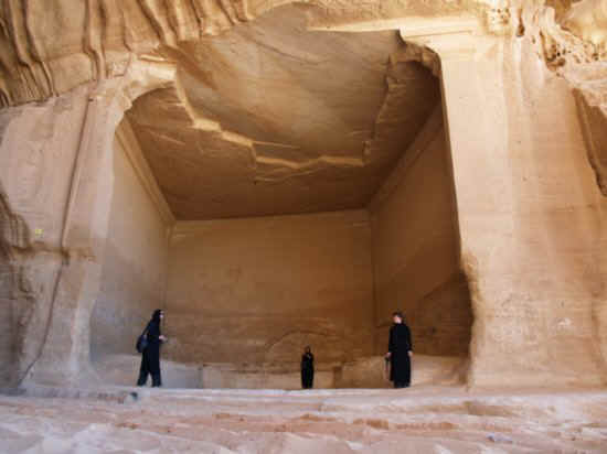 MADAIN_SALEH_GENERATOR13_STAR_INSIDE.jpg (37848 bytes)
