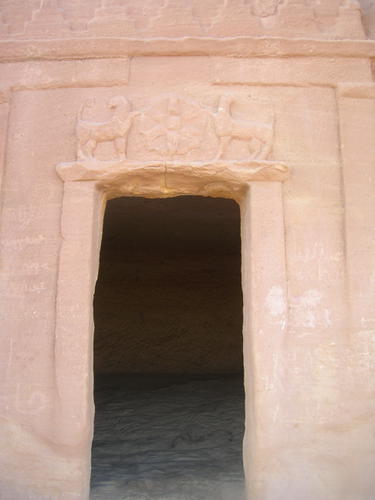 MADAIN_SALEH_GENERATOR14.jpg (31313 bytes)