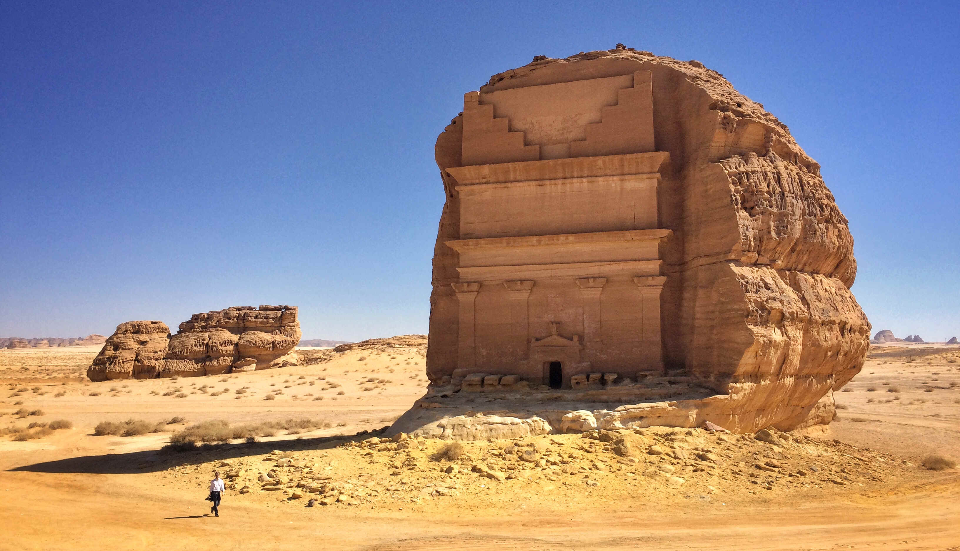 MADAIN_SALEH_GENERATOR25_Qasr_al_Farid.jpg (498345 bytes)