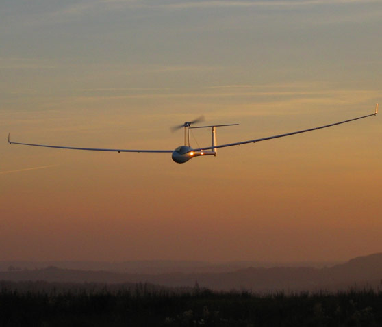 ANTARES ELEKTRICNA JEDRILICA LETI