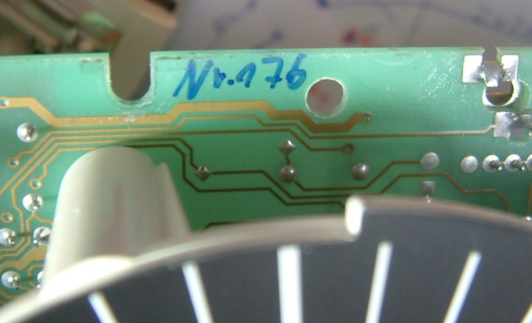 176_GOLF_A3_INSTRUMENT.jpg (61715 bytes)
