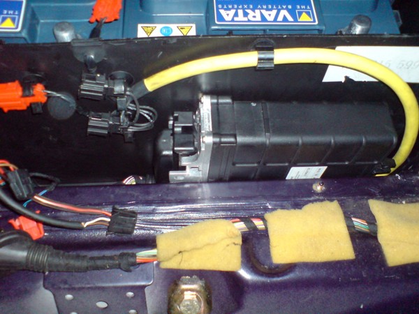 BMS_CONNECTORS.jpg (76512 bytes)