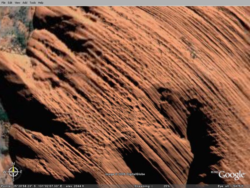 AYERS_ROCK_GOOGLE4_CRTERS_POSITIVE.jpg (219094 bytes)
