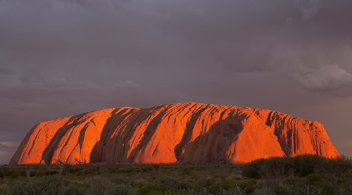 uluru4.jpg (31886 bytes)