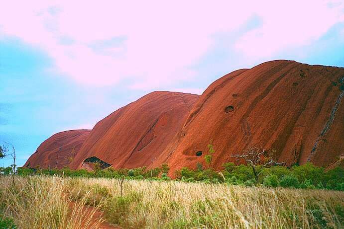 uluru7.jpg (44625 bytes)