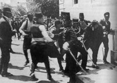 Garvrilo_Princip_arrested_large.jpg (28623 bytes)