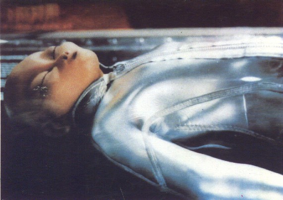 This is Alien from USA base... Ovo Alien iz SAD baze...