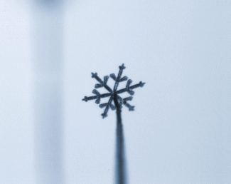 FORMING SNOW FLAKES
