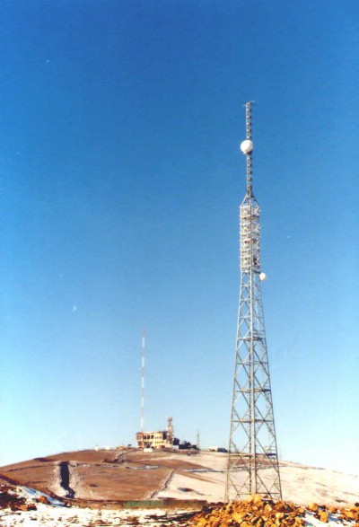 towers_400.jpg (45493 bytes)