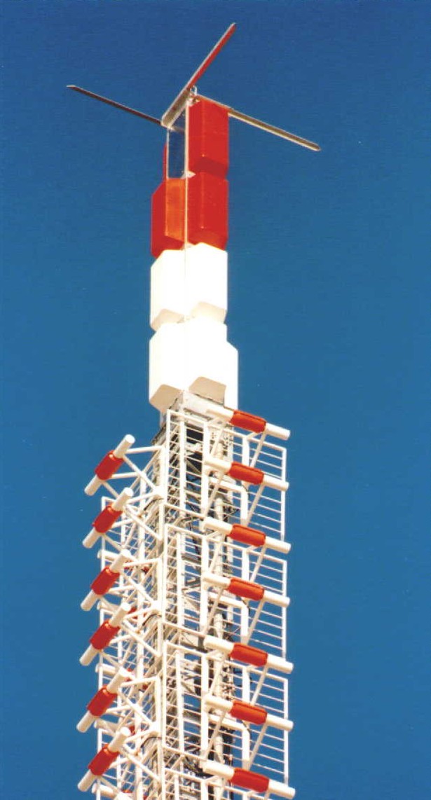 antena_pannels_zatric_site.jpg (58495 bytes)
