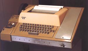 1900 Console Typewriter